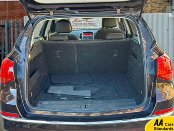 Vauxhall Astra 1.6 16V Exclusiv Sports Tourer 5dr Petrol Auto Euro 5 (115 ps)