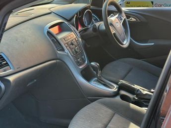 Vauxhall Astra 1.6 16V Exclusiv Sports Tourer 5dr Petrol Auto Euro 5 (115 ps)