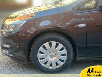 Vauxhall Astra 1.6 16V Exclusiv Sports Tourer 5dr Petrol Auto Euro 5 (115 ps)