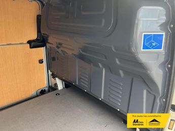 Mercedes-Benz eVito 114 e 41kWh Pure Panel Van 5dr Electric Auto FWD L2 (LWB) (115 p