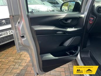 Mercedes-Benz eVito 114 e 41kWh Pure Panel Van 5dr Electric Auto FWD L2 (LWB) (115 p