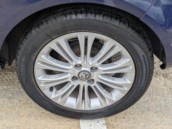 Vauxhall Corsa 1.2 16V SE Hatchback 3dr Petrol Manual Euro 5 (85 ps)