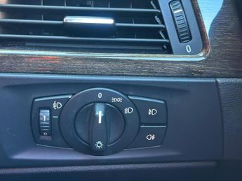 BMW 3 Series 2.0 318i Exclusive Edition Saloon 4dr Petrol Steptronic Euro 5 (