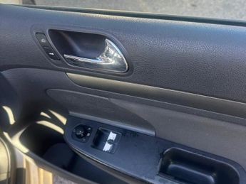 Volkswagen Golf 1.6 FSI SE Hatchback 5dr Petrol Automatic (178 g/km, 113 bhp)