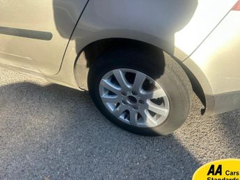 Volkswagen Golf 1.6 FSI SE Hatchback 5dr Petrol Automatic (178 g/km, 113 bhp)