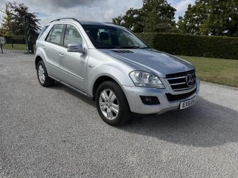 Mercedes M Class 3.0 ML300 CDI V6 BlueEfficiency SE SUV 5dr Diesel G-Tronic 4WD E
