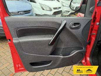 Renault Kangoo Maxi ZE 33kWh Business Panel Van 6dr Electric Auto L3 H1 (60 ps)