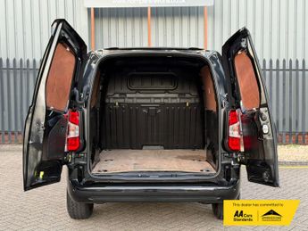 Vauxhall Combo Electric 2300 50kWh Sportive Panel Van 5dr Electric Auto L1 H1 (7.4kW Cha