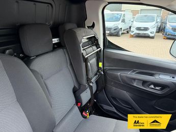 Vauxhall Combo Electric 2300 50kWh Sportive Panel Van 5dr Electric Auto L1 H1 (7.4kW Cha