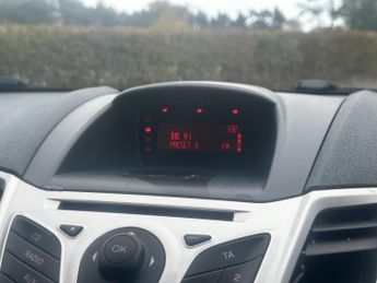 Ford Fiesta 1.4 Zetec Hatchback 3dr Petrol Automatic (154 g/km, 94 bhp)