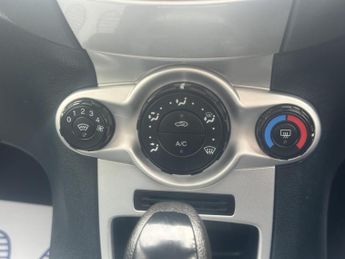 Ford Fiesta 1.4 Zetec Hatchback 3dr Petrol Automatic (154 g/km, 94 bhp)