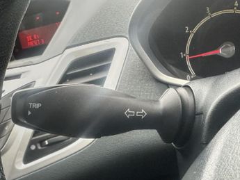 Ford Fiesta 1.4 Zetec Hatchback 3dr Petrol Automatic (154 g/km, 94 bhp)