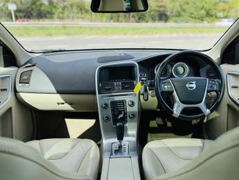 Volvo XC60 2.4 D5 SE Lux SUV 5dr Diesel Geartronic AWD Euro 5 (205 ps)