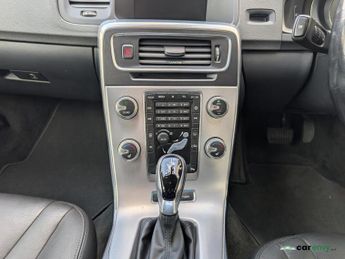 Volvo V60 2.4 D5 Twin Engine SE Nav Estate 5dr Diesel Plug-in Hybrid Auto 