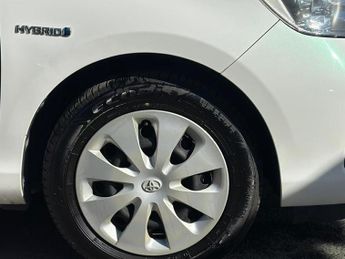 Toyota Yaris 1.5 VVT-h T Spirit Hatchback 5dr Petrol Hybrid CVT Euro 5 (101 p