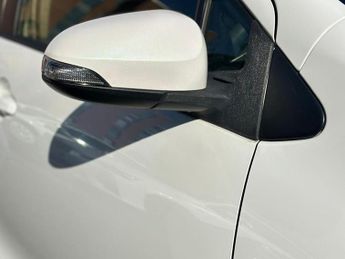 Toyota Yaris 1.5 VVT-h T Spirit Hatchback 5dr Petrol Hybrid CVT Euro 5 (101 p