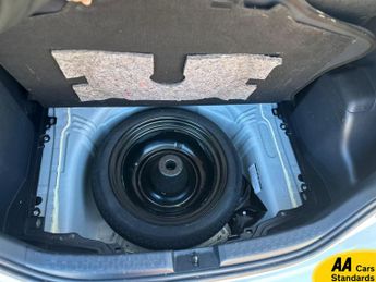 Toyota Yaris 1.5 VVT-h T Spirit Hatchback 5dr Petrol Hybrid CVT Euro 5 (101 p