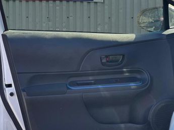 Toyota Yaris 1.5 VVT-h T Spirit Hatchback 5dr Petrol Hybrid CVT Euro 5 (101 p