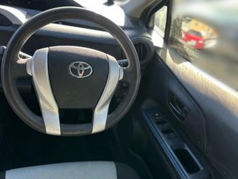 Toyota Yaris 1.5 VVT-h T Spirit Hatchback 5dr Petrol Hybrid CVT Euro 5 (101 p