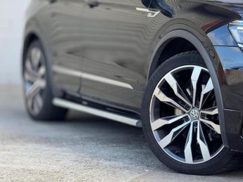 Volkswagen Tiguan 2.0 TDI R-Line DSG 4Motion Euro 6 (s/s) 5dr
