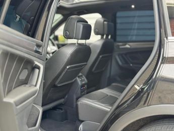 Volkswagen Tiguan 2.0 TDI R-Line DSG 4Motion Euro 6 (s/s) 5dr