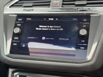 Volkswagen Tiguan 2.0 TDI R-Line DSG 4Motion Euro 6 (s/s) 5dr