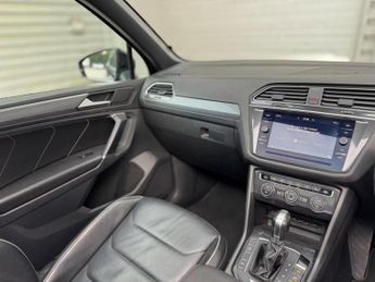 Volkswagen Tiguan 2.0 TDI R-Line DSG 4Motion Euro 6 (s/s) 5dr