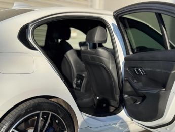 BMW 3 Series 2.0 330e 12kWh M Sport Auto xDrive Euro 6 (s/s) 4dr