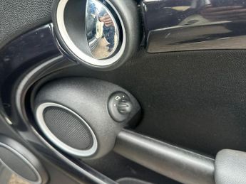 MINI Hatch 1.4 One Hatchback 3dr Petrol Steptronic Euro 4 (95 ps)