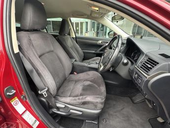 Lexus CT 1.8 200h Advance Hatchback 5dr Petrol Hybrid CVT Euro 6 (s/s) (1