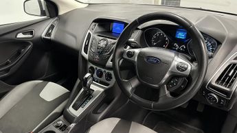 Ford Focus 1.6 Zetec Hatchback 5dr Petrol Powershift Euro 5 (125 ps)