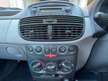 Fiat Punto 1.2 Dynamic Hatchback 3dr Petrol Manual (136 g/km, 59 bhp)
