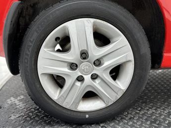 Vauxhall Meriva 1.4i 16v Active MPV 5dr Petrol Manual (148 g/km, 89 bhp)