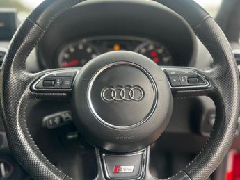 Audi A1 1.4 TFSI S line Hatchback 3dr Petrol S Tronic Euro 5 (s/s) (122 