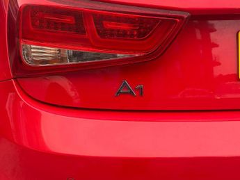 Audi A1 1.4 TFSI S line Hatchback 3dr Petrol S Tronic Euro 5 (s/s) (122 