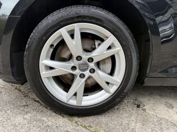 Audi A4 Avant 2.0 TDI Sport Estate 5dr Diesel S Tronic quattro Euro 6 (s/s) (1