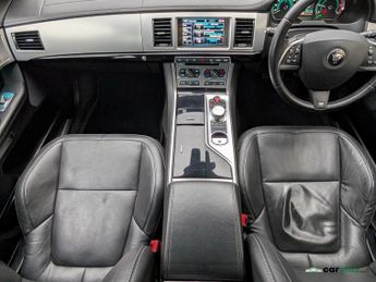 Jaguar XF 2.2d R-Sport Black Saloon 4dr Diesel Auto Euro 5 (s/s) (200 ps)