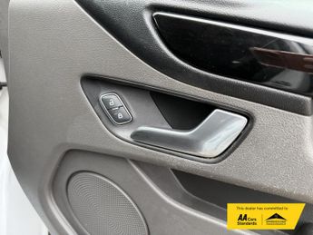 Ford Transit Custom 2.0 300 EcoBlue Limited Panel Van 5dr Diesel Auto L2 H1 Euro 6 (