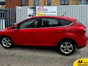 Ford Focus 1.6 Zetec Hatchback 5dr Petrol Powershift Euro 5 (125 ps)