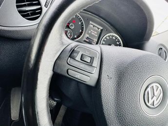 Volkswagen Tiguan 2.0 TDI BlueMotion Tech SE SUV 5dr Diesel DSG 4WD Euro 5 (s/s) (