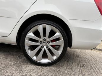 Skoda Fabia 1.4 TSI vRS Estate 5dr Petrol DSG Euro 5 (180 ps)