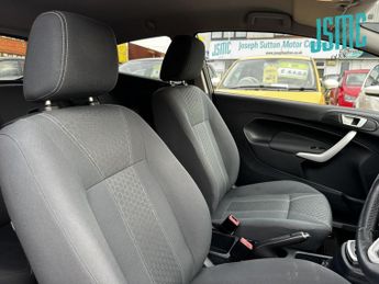 Ford Fiesta 1.4 Titanium Hatchback 3dr Petrol Automatic (154 g/km, 94 bhp)