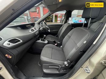 Renault Scenic 1.5 dCi Dynamique TomTom MPV 5dr Diesel Manual Euro 4 (106 ps)