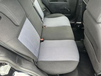 Ford Fusion 1.6 Zetec Hatchback 5dr Petrol Automatic (179 g/km, 99 bhp)