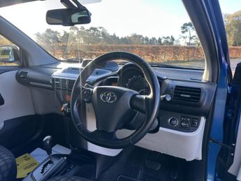 Toyota iQ 1.0 VVT-i 2 Hatchback 3dr Petrol Multidrive Euro 5 (68 ps)