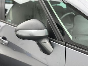 Vauxhall Zafira Tourer 1.4i Turbo SRi MPV 5dr Petrol Auto Euro 6 (140 ps)