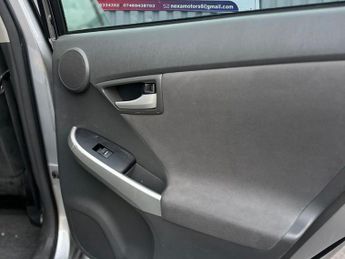 Toyota Prius 1.8 VVT-h T Spirit Hatchback 5dr Petrol Hybrid CVT Euro 5 (s/s) 