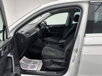 Volkswagen Tiguan 2.0 TDI SEL SUV 5dr Diesel DSG Euro 6 (s/s) (150 ps)