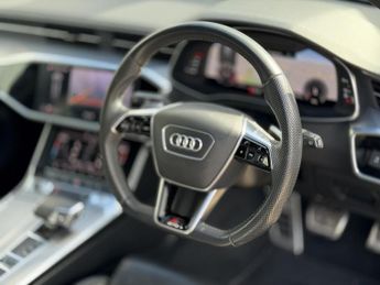 Audi A6 Avant 2.0 TDI 40 Black Edition Estate 5dr Diesel S Tronic quattro Euro