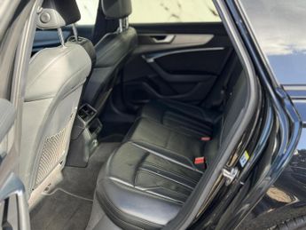Audi A6 Avant 2.0 TDI 40 Black Edition Estate 5dr Diesel S Tronic quattro Euro